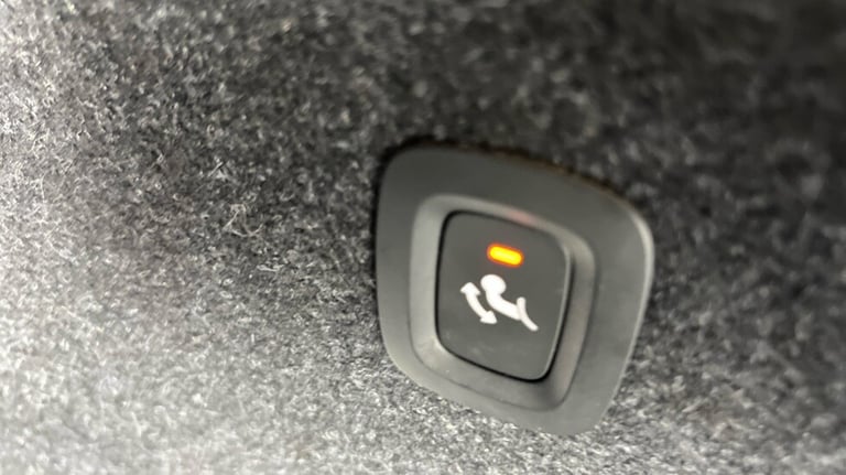 2021 Volvo XC40 P8 Recharge First Edition AWD Pure Electric(Panroof, Harman Kardon, Towbar) Estat...
