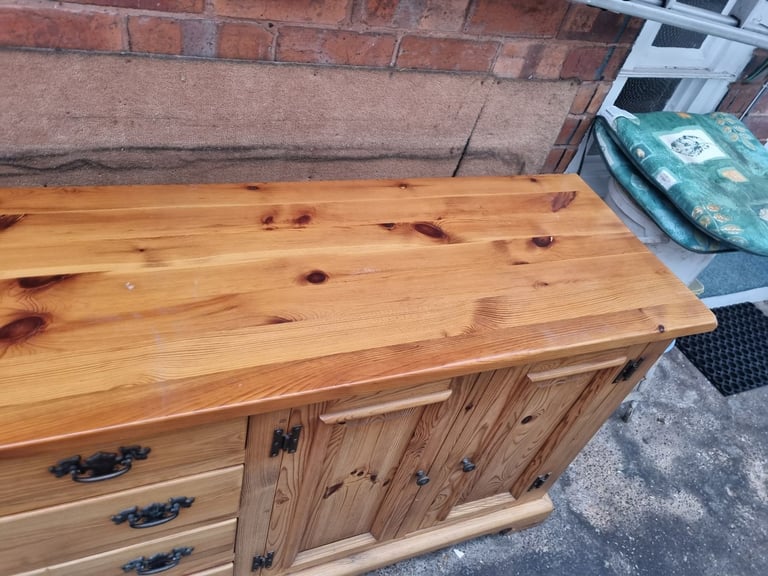 Sideboard/ dresser base 