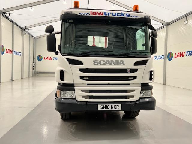 Scania P370 8x4 Rest Cab Hookloader Manual