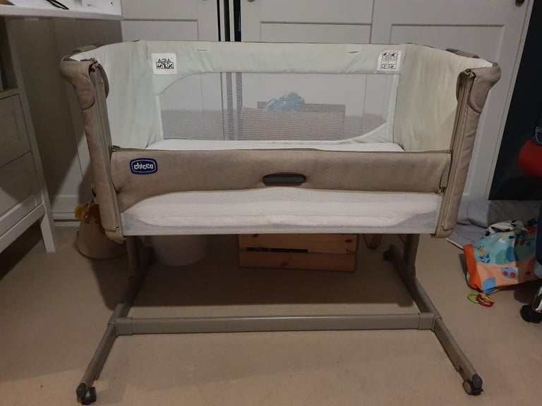 Chicco Next2Me Bedside Crib – £20