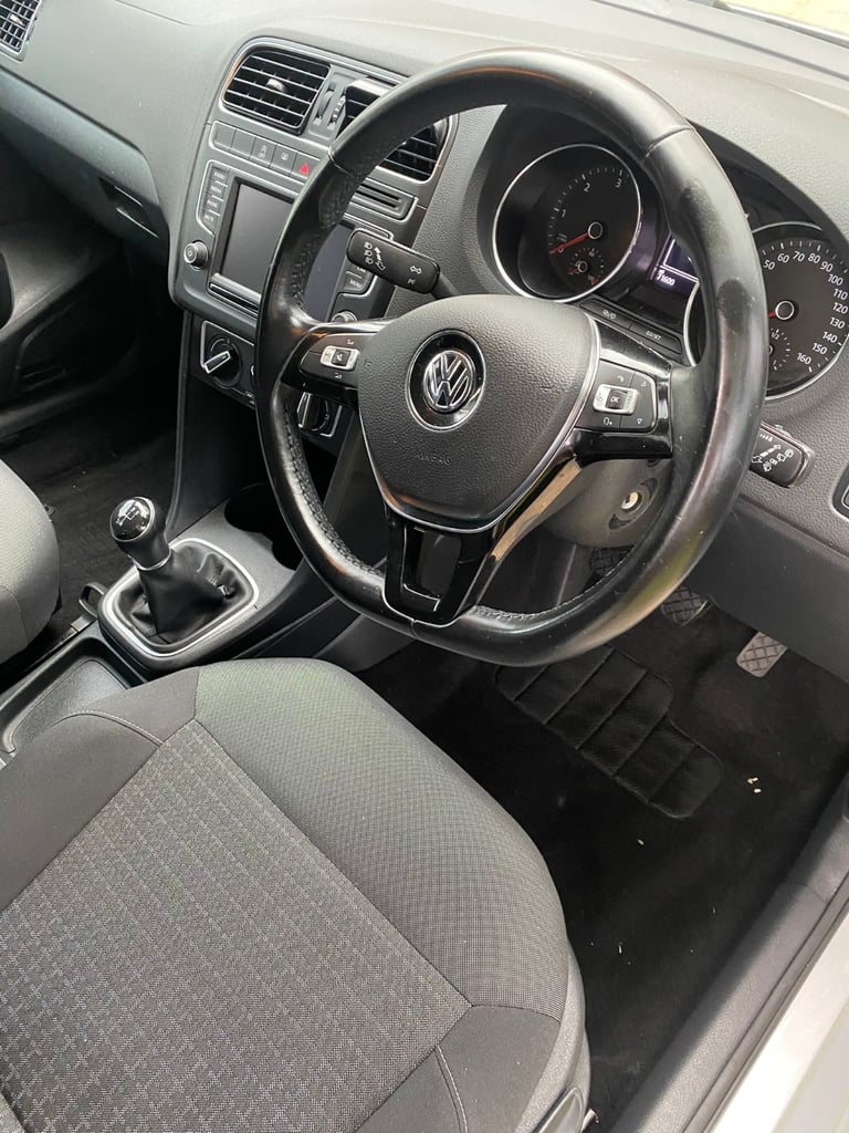 Volkswagen, POLO, Hatchback, 2015, Manual, 1422 (cc), 5 doors