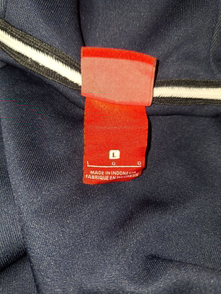Nike Hoodie – Size L