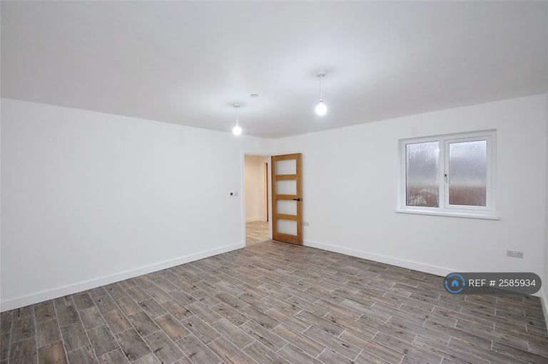 4 bedroom house in Llys Bryn Gwyrdd, Llanelli, SA15 (4 bed) (#2585934)
