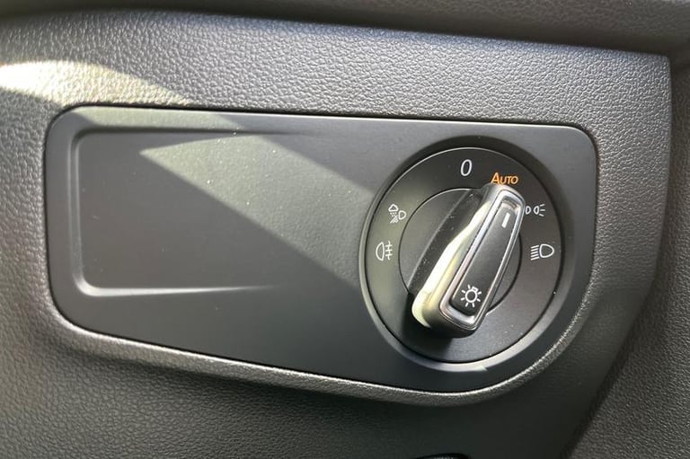 2021 Volkswagen Tiguan 2.0 TDI R-Line 5dr DSG ** Touch Screen Navigation - USB / Bluetooth Connec...