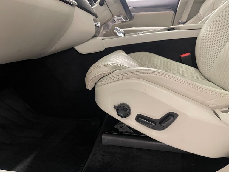 2021 Volvo XC90 2.0h T8 Twin Engine Recharge 11.6kWh Inscription Pro SUV 5dr Petrol Plug-in ESTAT...