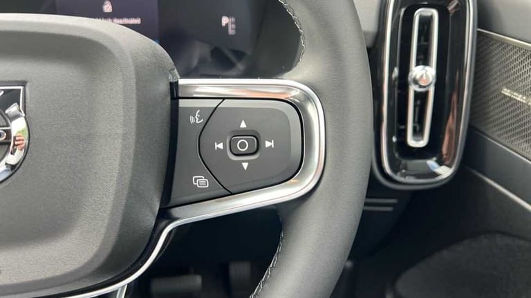 2025 Volvo EX40 185kW Extended Range Ultra 78kWh 5dr Auto Estate Electric Automatic