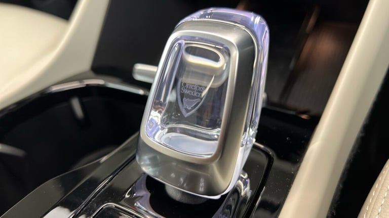 2024 Volvo XC40 Ultra, B3 Mild hybrid, Petrol, Bright (Blond Leather, Panoramic Sunroof) Estate P...