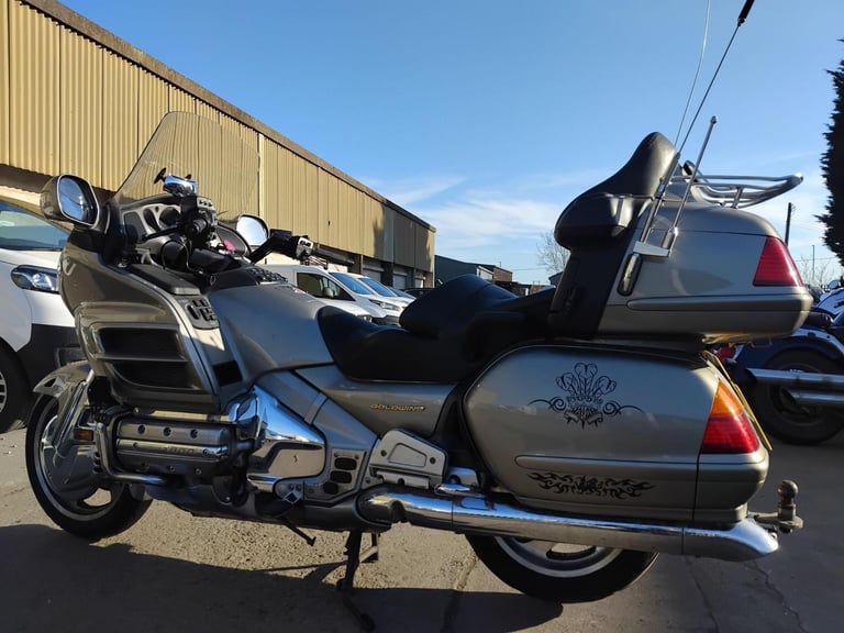 2002 02 HONDA GL 1800 A-2 GOLDWING LUXURY CRUISER TOURING TOURER GOLD WING