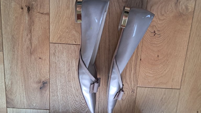 Ladies Russell and Bromley patent leather court shoes