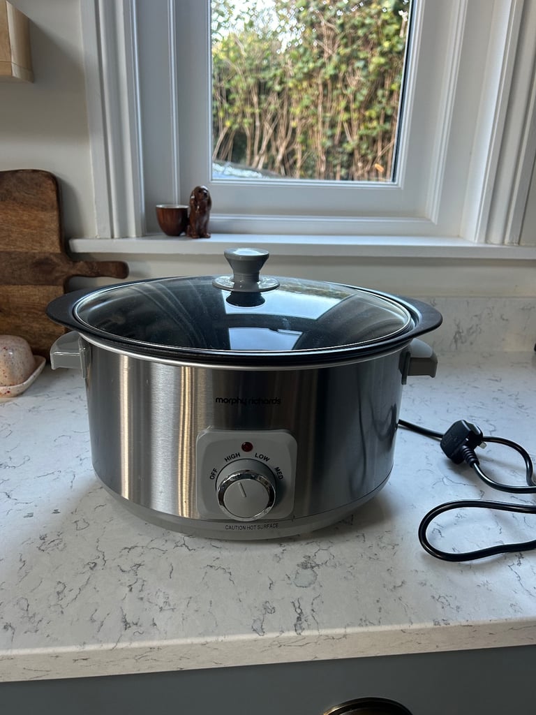 image for Morphy Richard's slow cooker 