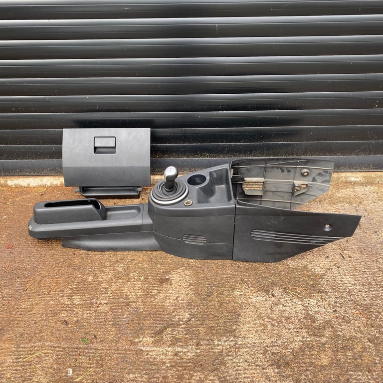 image for Ford MK6 Fiesta   Centre Console Glove Box Seatbelts  Crash Sensor Module  5 Speed Gear Stick