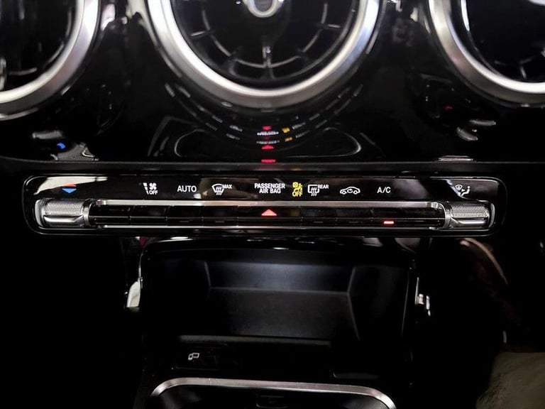 2019 Mercedes-Benz A-Class 1.3 A180 SE Euro 6 (s/s) 5dr Manual Hatchback Petrol Manual