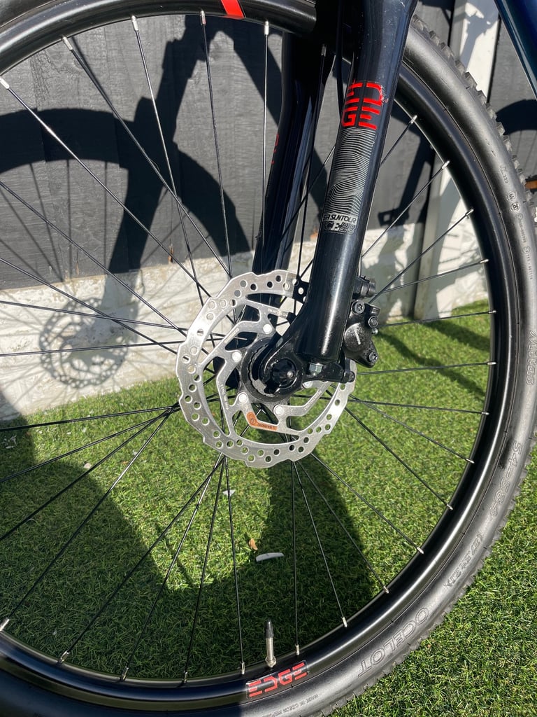 Lapierre Edge Mountain Bike 27.5 wheel small mens frame