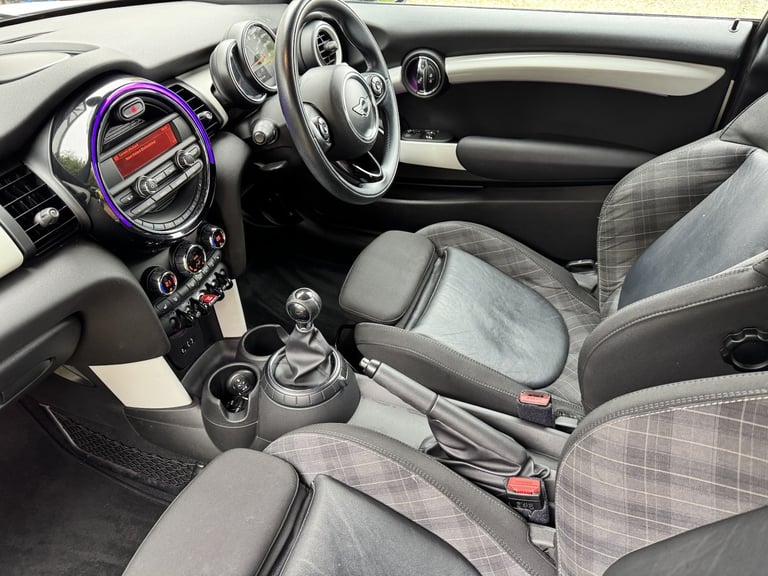 MINI HATCH 1.5 Cooper D 3-Door Hatch White Manual Diesel 2014 CHILI PACK