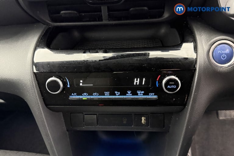 2024 Toyota Yaris Cross 1.5 Hybrid Design 5dr CVT Estate Hybrid Automatic