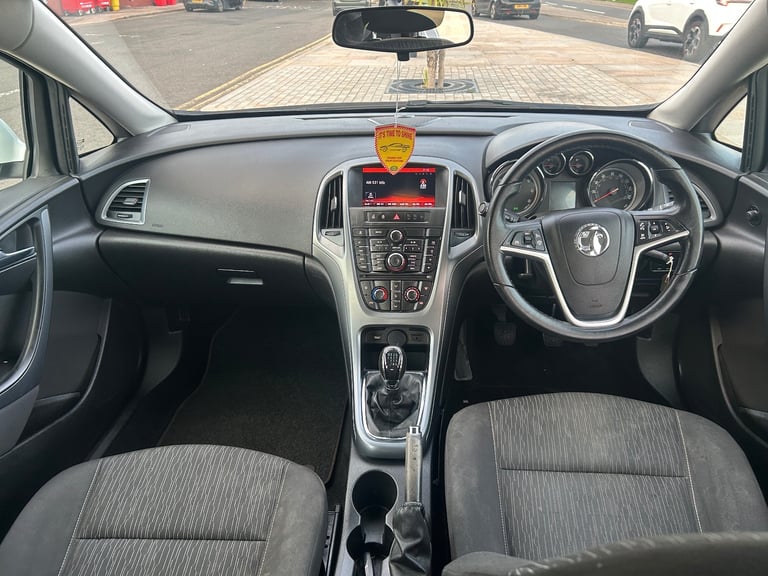 Vauxhall, ASTRA, Estate, 2015, Manual, 1598 (cc), 5 doors