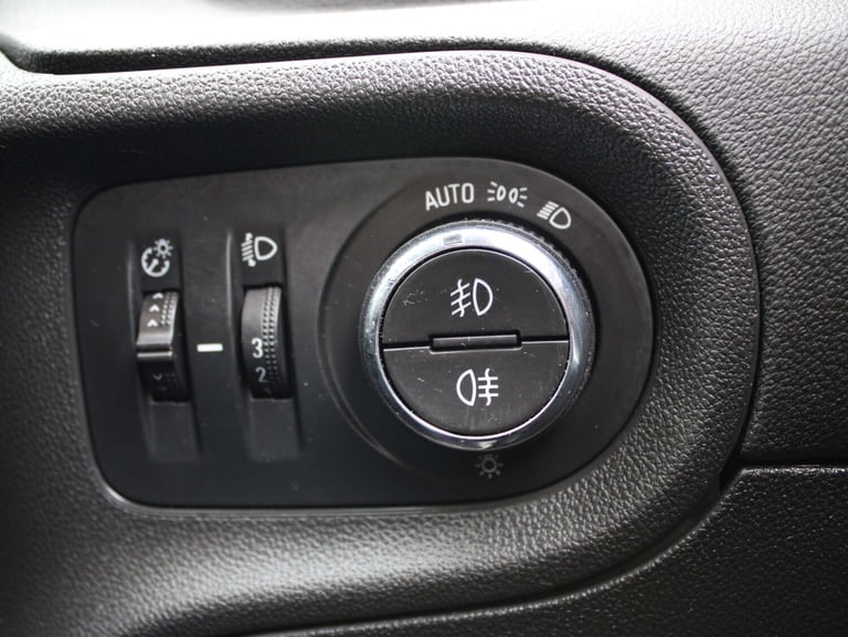 2020 Vauxhall Grandland X 1.5 TD SRi Nav 5dr SUV Diesel Manual