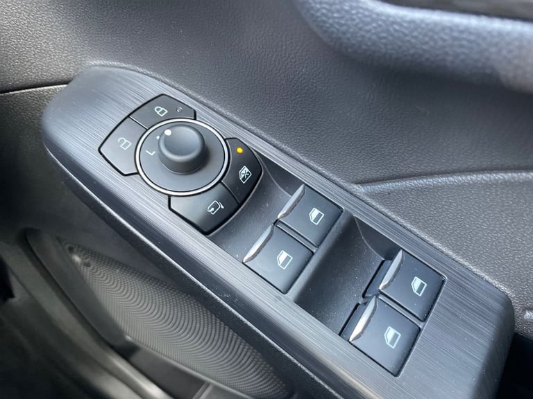  Ford Kuga 2.5 Duratec 14.4kwh Titanium Suv 5dr Petrol Plug In Hybrid CVT Euro