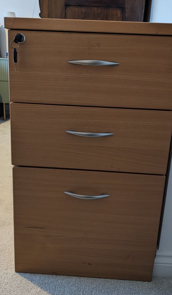 image for Substantial lockable 3 drawer filing cabinet 