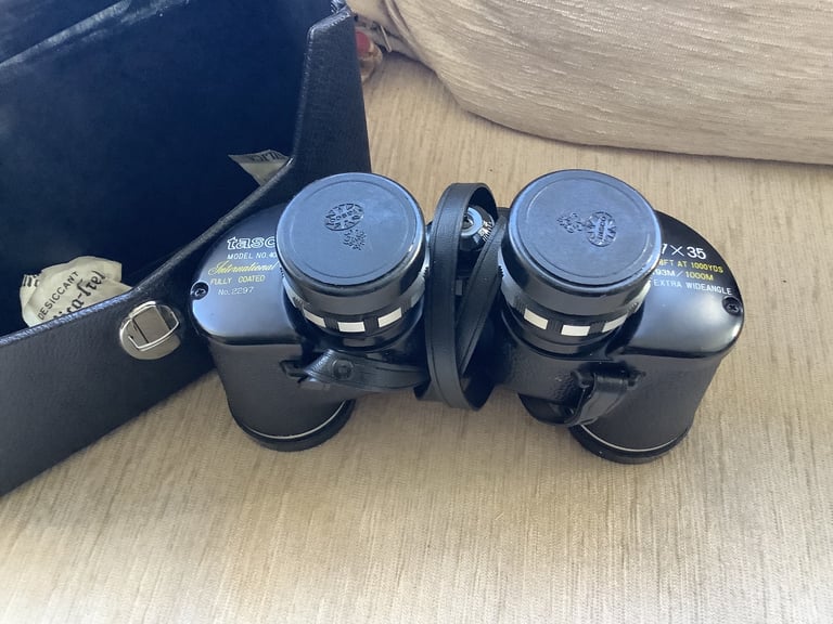 Tasco 7/35 Wide angle Binoculars (Immaculate)