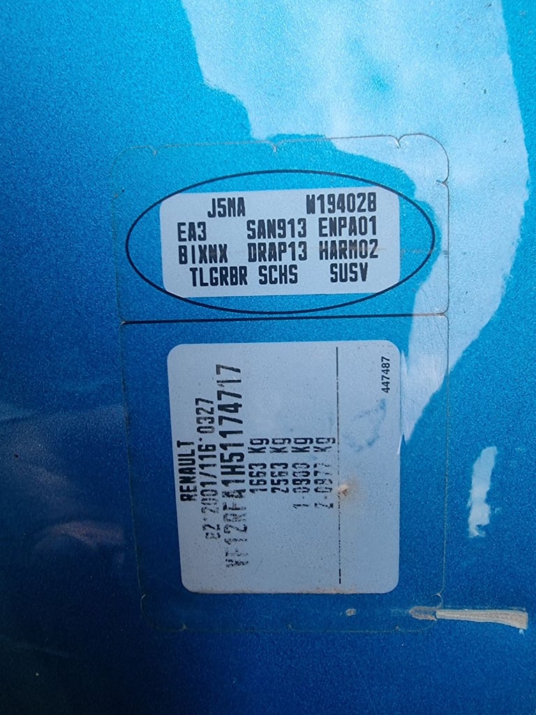 2014 Renault Captur Breaking. BIXNX, RPM Blue.