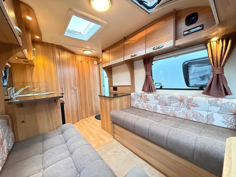 BAILEY PURSUIT 400-2 LIGHT WEIGHT CARAVAN WITH AUTO MOVER ..............NOW SOLD