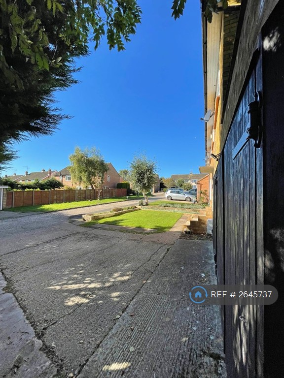 4 bedroom house in The Ridgeway, Marlow, SL7 (4 bed) (#2645737)