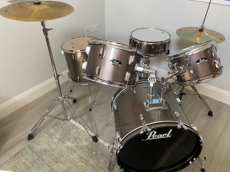 PEARL ROADSHOW 5PC FUSION 20 DRUM KIT, BRONZE METALLIC, VERY LITTLE WEAR