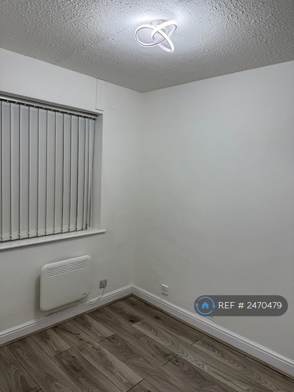 2 bedroom flat in Mayfield Road, Salford, M7 (2 bed) (#2470479)