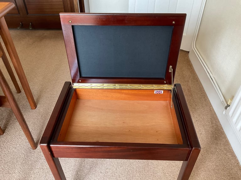 UPRIGHT OVERSTRUNG MAHOGANY PIANO WITH JOHN AUSTIN STOOL