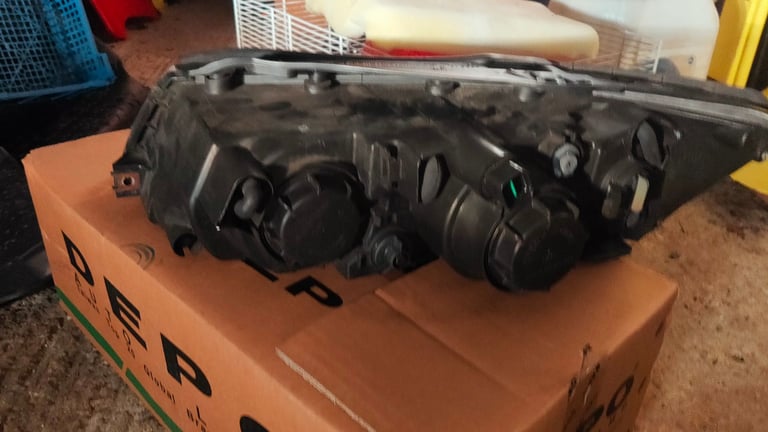 Hyundai Sonata headlamps 