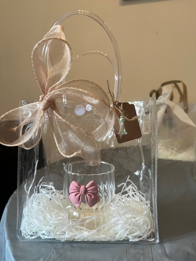 Beautiful Glass Bow tumbler 