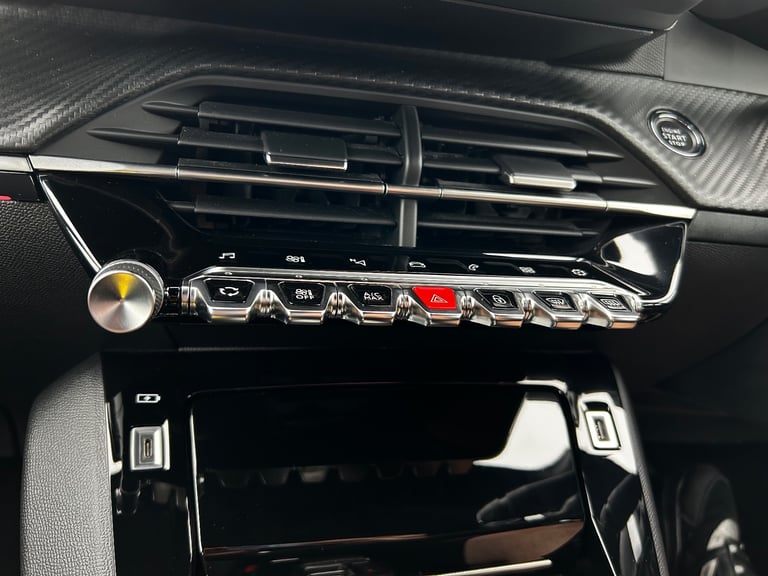 Peugeot, 208, Hatchback, 2022, Semi-Auto, 1199 (cc), 5 doors
