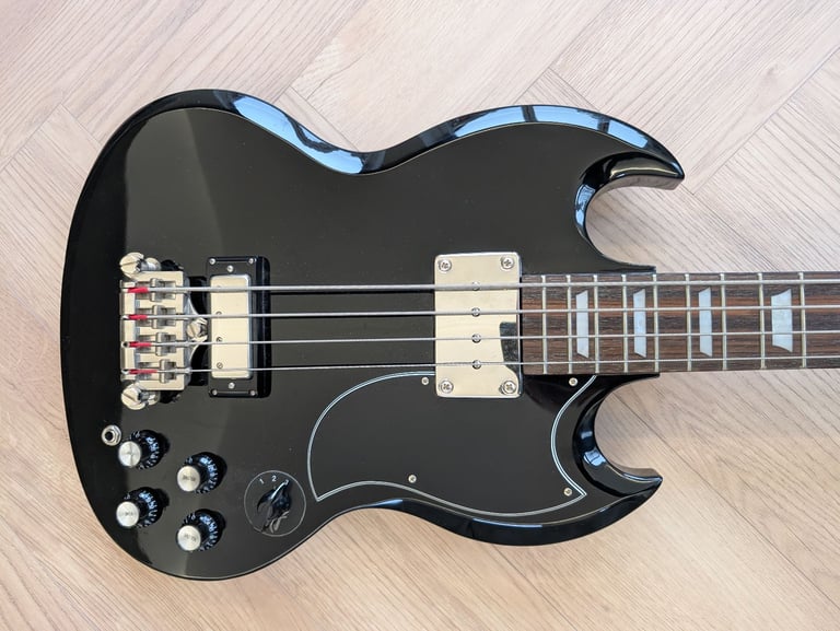Epiphone EB3 bass guitar in ebony