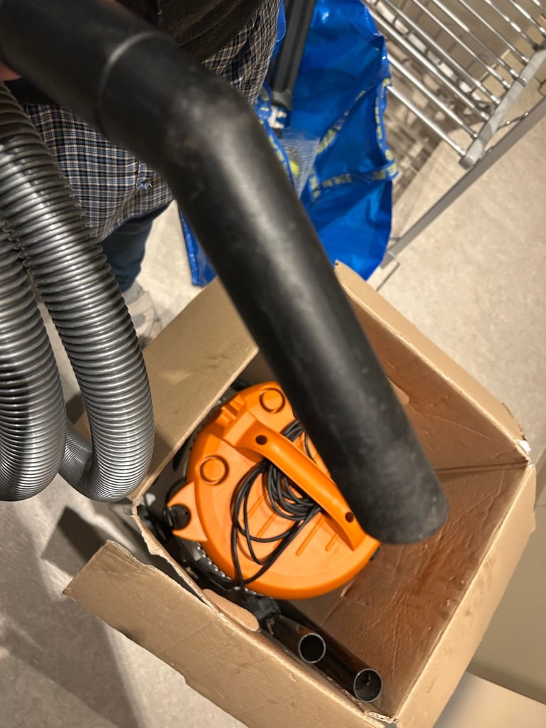 Stihl SE62 Wet and Dry Vacuum Cleaner dust extractor - used / good condition