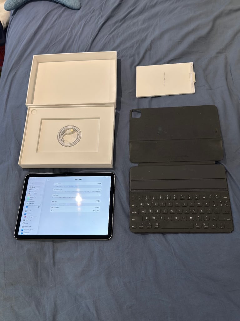 iPad Air 11-inch (M2, 2024) MUWC3NF/A WiFi 80% new, w/ box, Space Grey, 128 GB