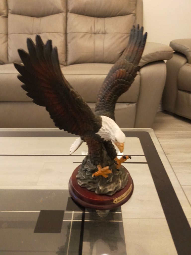 Eagle ornament 