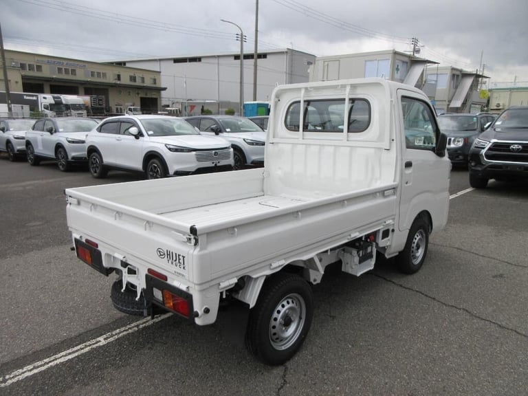 2024 Daihatsu Hijet 4WD MANUAL 660cc KEI MINI TRUCK DELIVERY MILEAGE Truck Petrol Manual