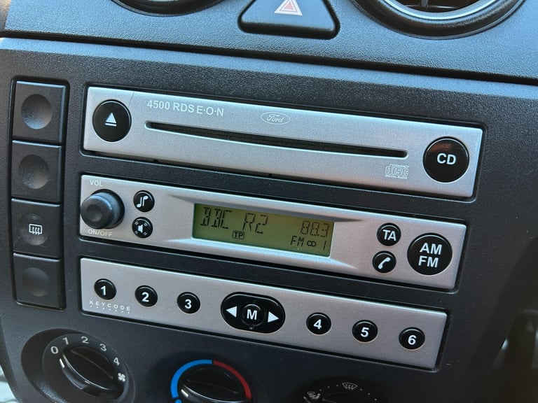 2005 Ford Fiesta 1.4 Flame 3dr LOW MILES! DRIVES LOVELY! READ ON! HATCHBACK Petrol Manual