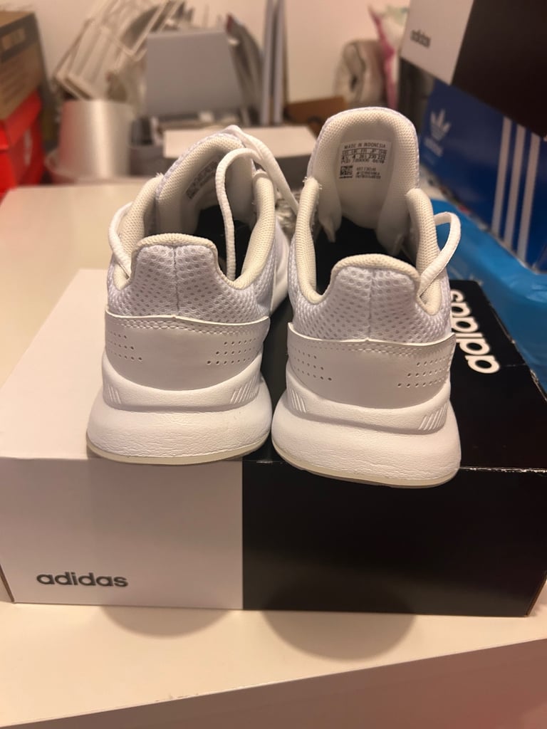 Ladies trainers
