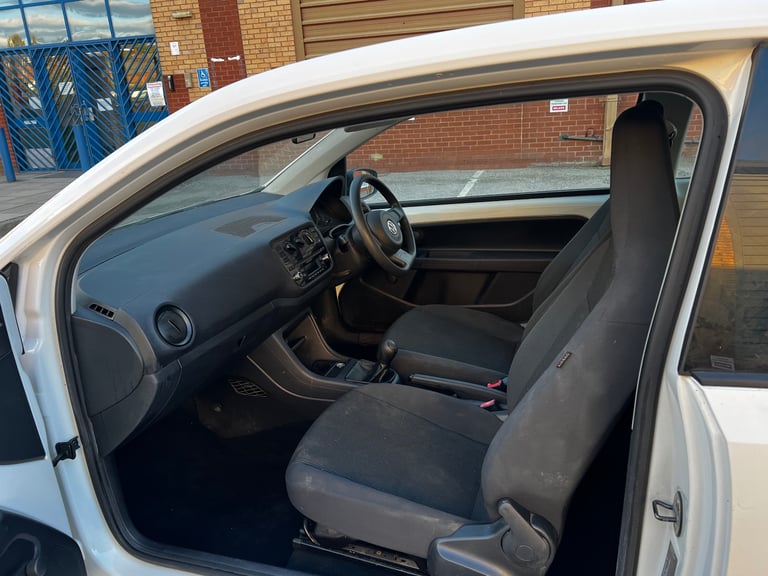 Volkswagen, UP, Hatchback, 2012, Manual, 999 (cc), 3 doors