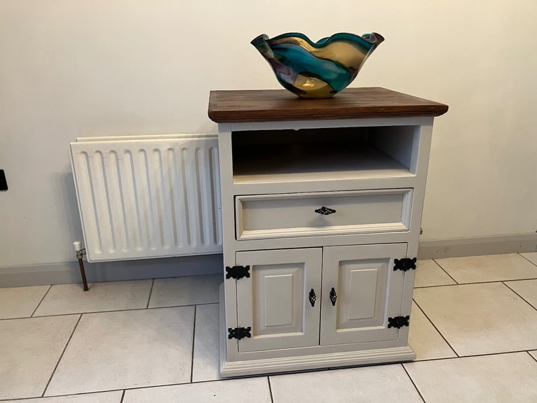 Tv storage unit