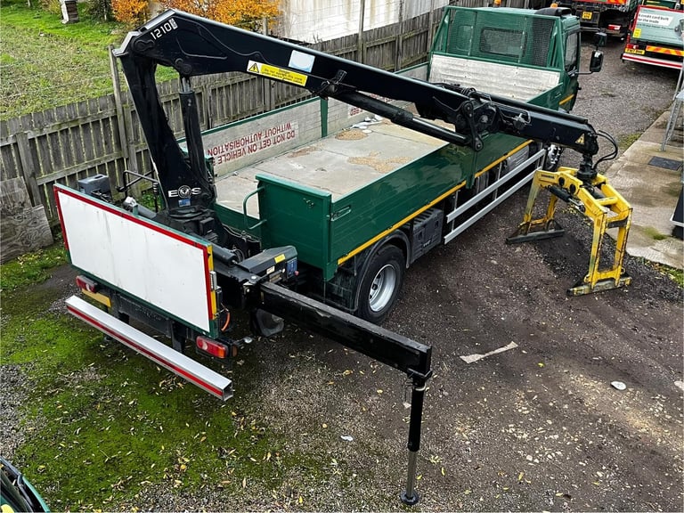 2015 DAF LF55.220 18T WITH HMF 1210 CRANE