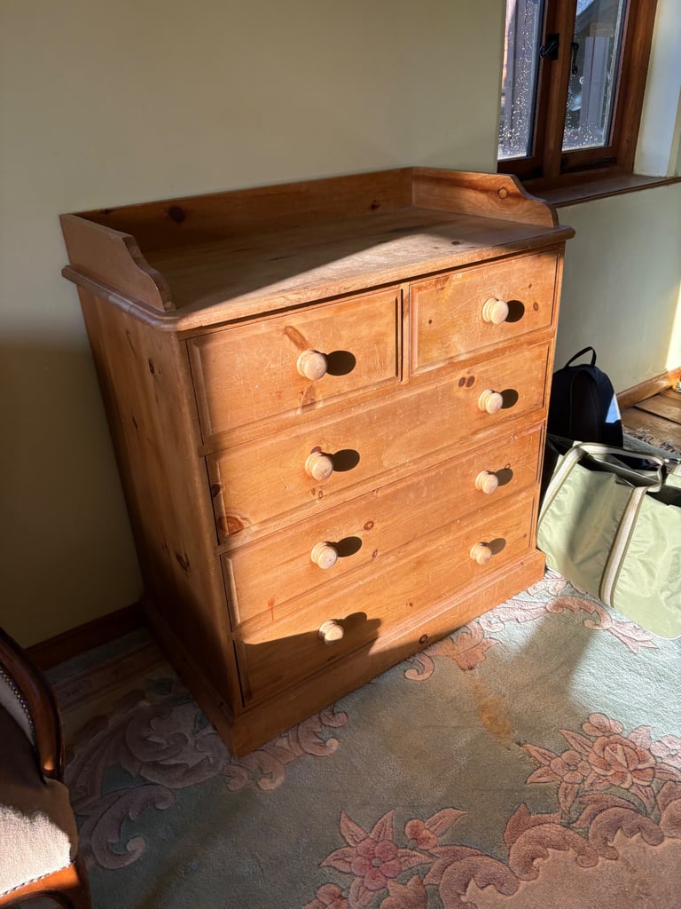 SOLID PINE CHEST OF DRAWERS