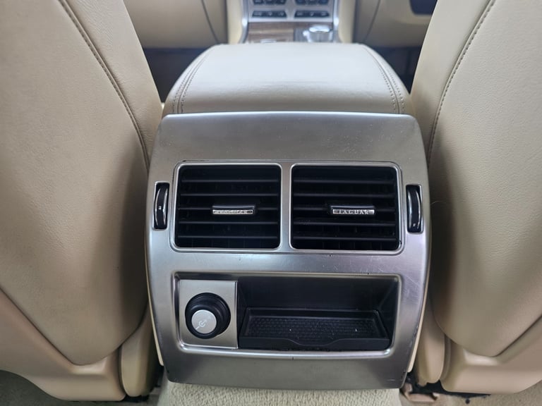 2012 Jaguar XF 2.2d [200] Premium Luxury 4dr Auto SALOON Diesel Automatic