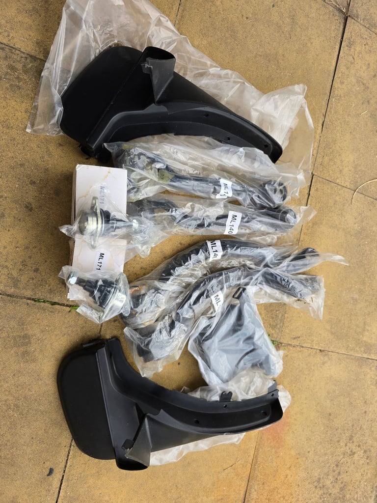 image for Range Rover L322 front arm kit