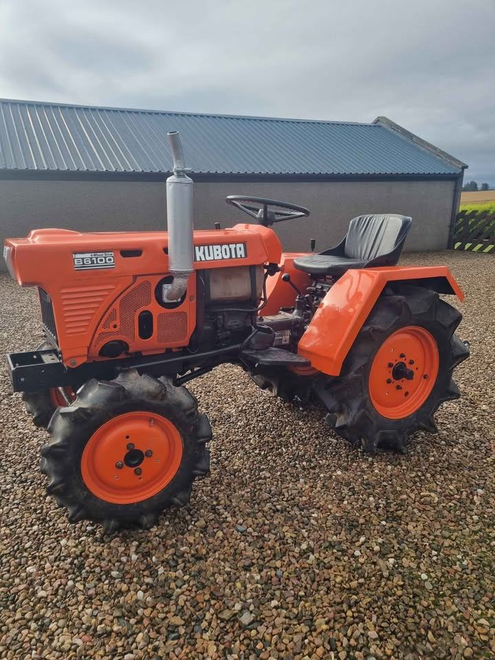 Kubota B6100D
