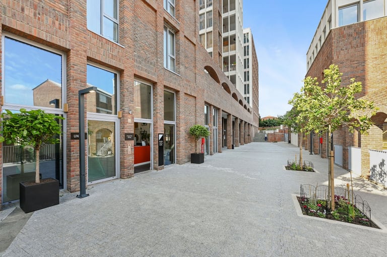 Commercial Spaces to Rent in Hackney