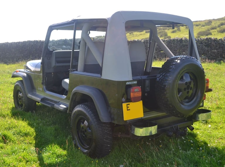 Jeep Wrangler YJ 4.2 Auto Soft Top 1988 for Restoration or Parts 'Free delivery'*