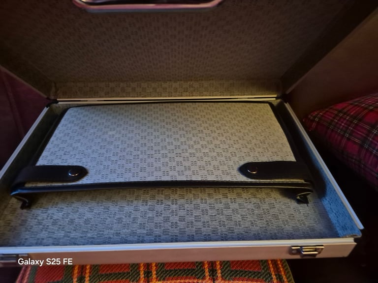 Aluminum brief case 